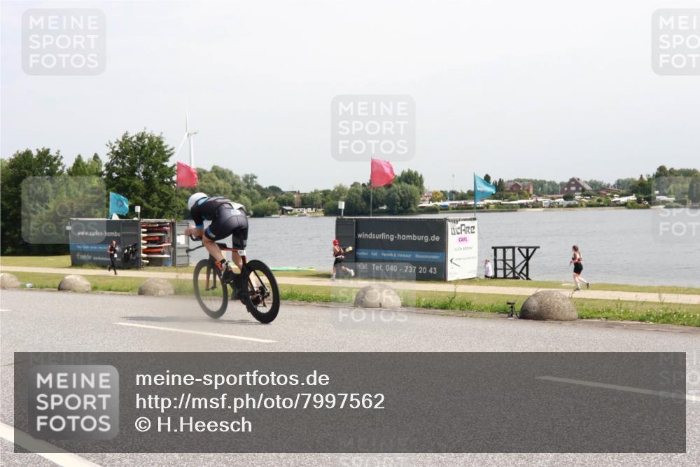 21.06.2025 - 27. Vierlanden-Triathlon H.Heesch http://msf.ph/oto/7997562 15.06.2025 11:33:07 Radfahren 173, 757 meine-sportfotos.de