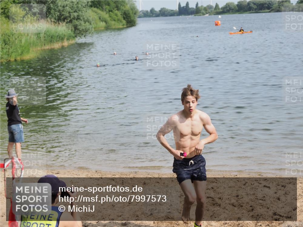21.06.2025 - 27. Vierlanden-Triathlon MichiJ http://msf.ph/oto/7997573 15.06.2026 09:58:44 Schwimmen 269 meine-sportfotos.de