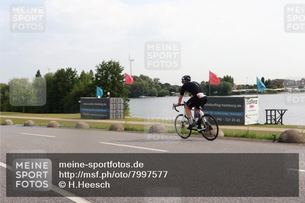 15.06.2025 - 27. Vierlanden-Triathlon H.Heesch http://msf.ph/oto/7997577 15.06.2025 09:38:21 Radfahren 68 meine-sportfotos.de