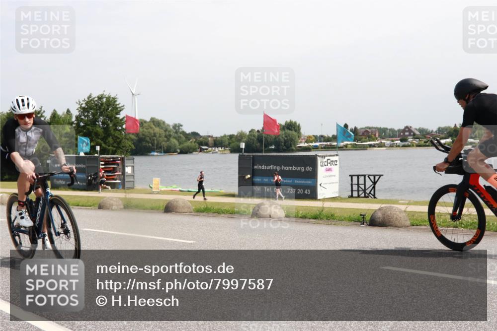 21.06.2025 - 27. Vierlanden-Triathlon H.Heesch http://msf.ph/oto/7997587 15.06.2025 11:33:10 Radfahren 173, 755, 757 meine-sportfotos.de