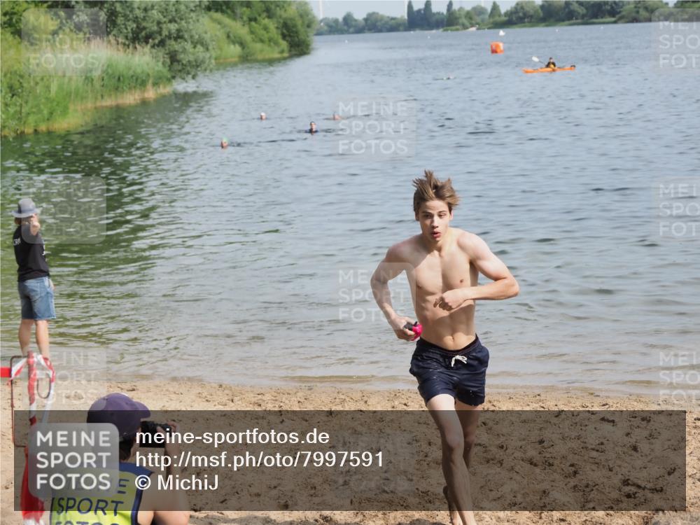 21.06.2025 - 27. Vierlanden-Triathlon MichiJ http://msf.ph/oto/7997591 15.06.2026 09:58:44 Schwimmen 269 meine-sportfotos.de