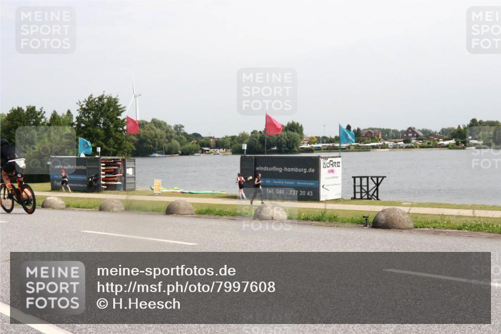 21.06.2025 - 27. Vierlanden-Triathlon H.Heesch http://msf.ph/oto/7997608 15.06.2025 11:33:12 Radfahren 173, 755, 757, 950 meine-sportfotos.de