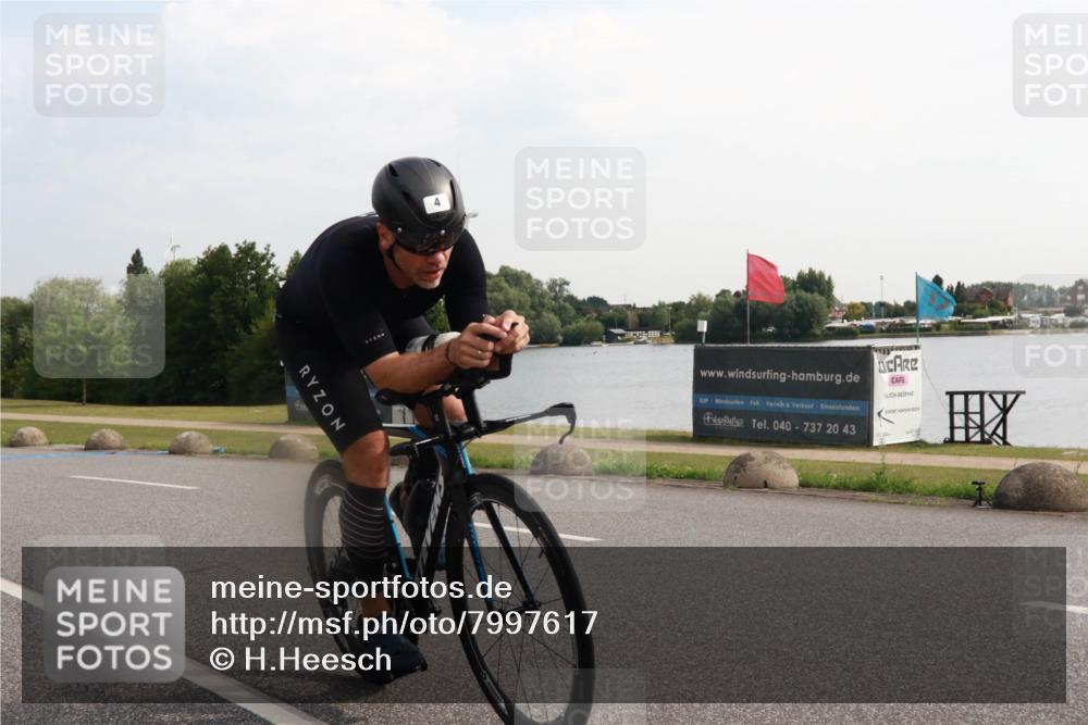 15.06.2025 - 27. Vierlanden-Triathlon H.Heesch http://msf.ph/oto/7997617 15.06.2025 09:38:40 Radfahren 4, 123, 124, 235 meine-sportfotos.de