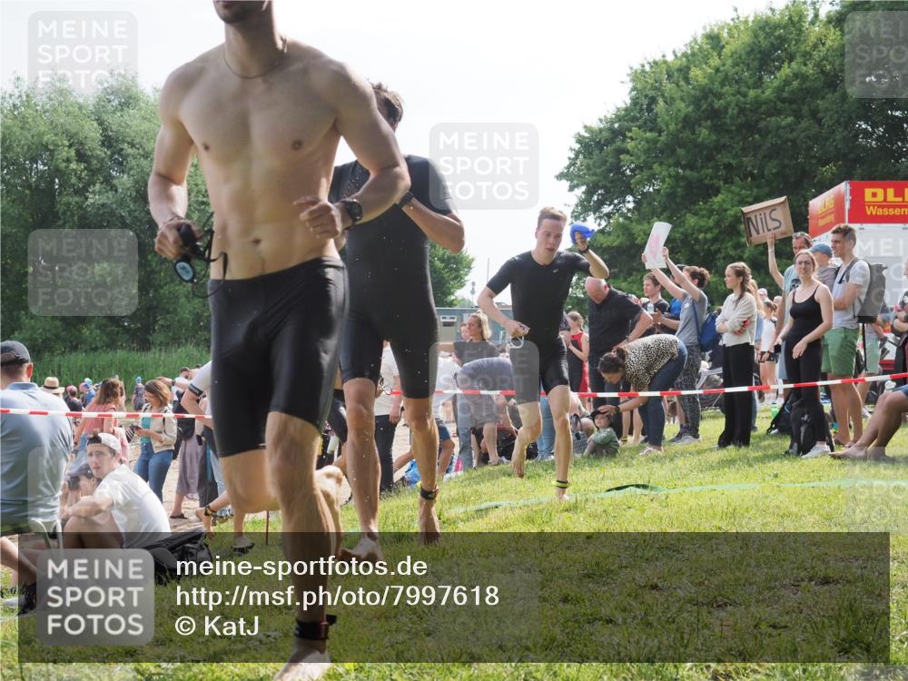 15.06.2025 - 27. Vierlanden-Triathlon KatJ http://msf.ph/oto/7997618 15.06.2025 09:55:55 Schwimmen 280, 283, 300, 303, 308, 310, 322, 331, 338 meine-sportfotos.de