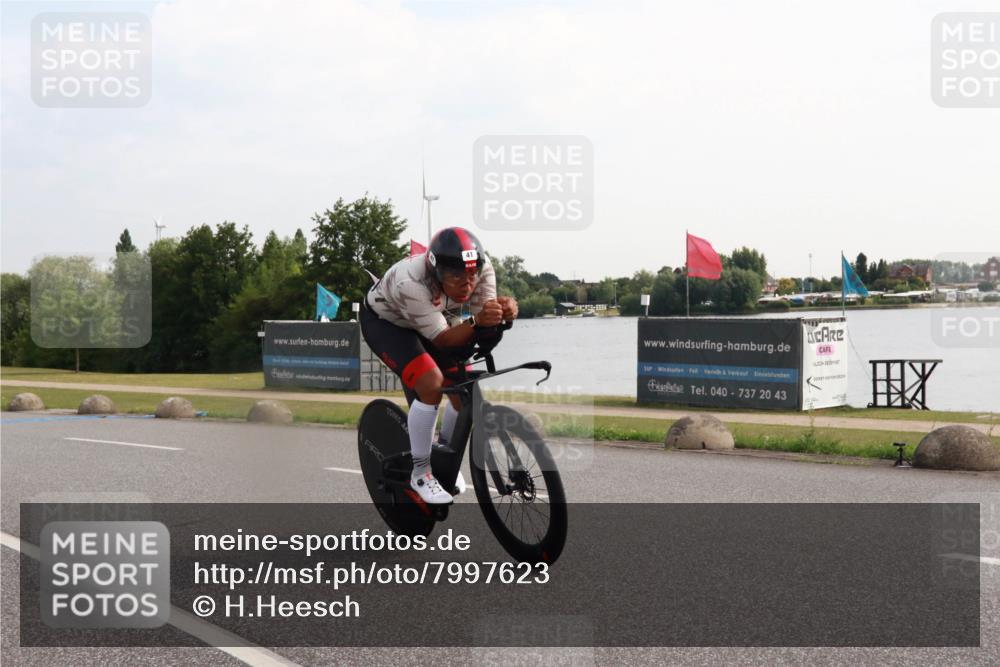 15.06.2025 - 27. Vierlanden-Triathlon H.Heesch http://msf.ph/oto/7997623 15.06.2025 09:38:52 Radfahren 41 meine-sportfotos.de