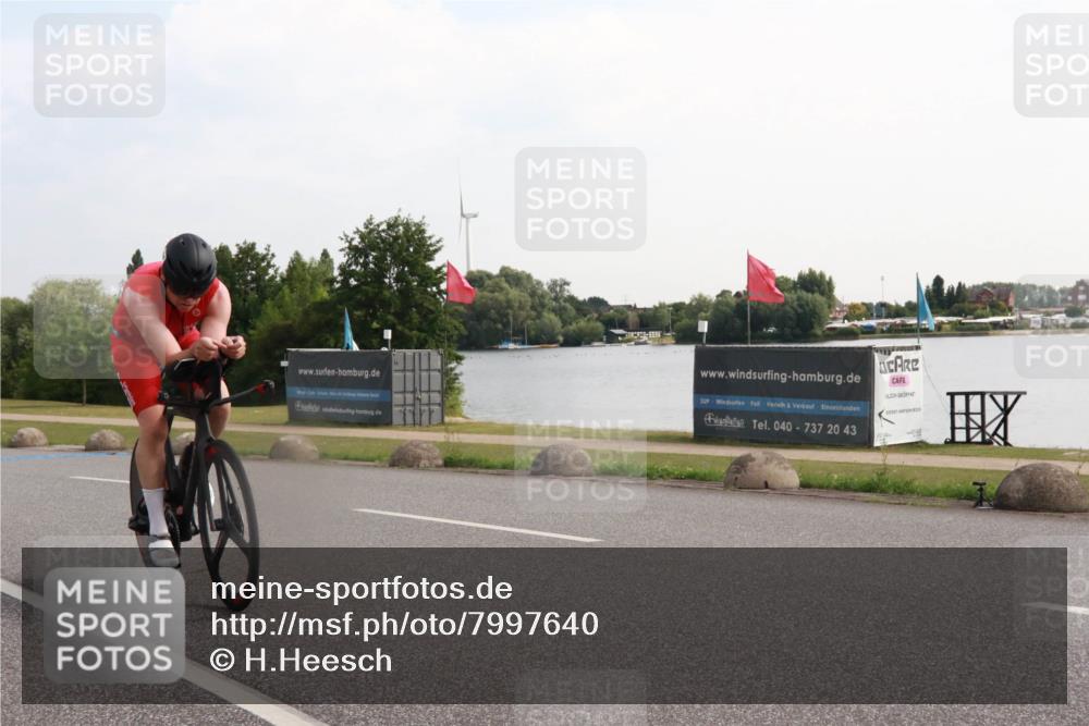 15.06.2025 - 27. Vierlanden-Triathlon H.Heesch http://msf.ph/oto/7997640 15.06.2025 09:39:05 Radfahren 108, 162 meine-sportfotos.de