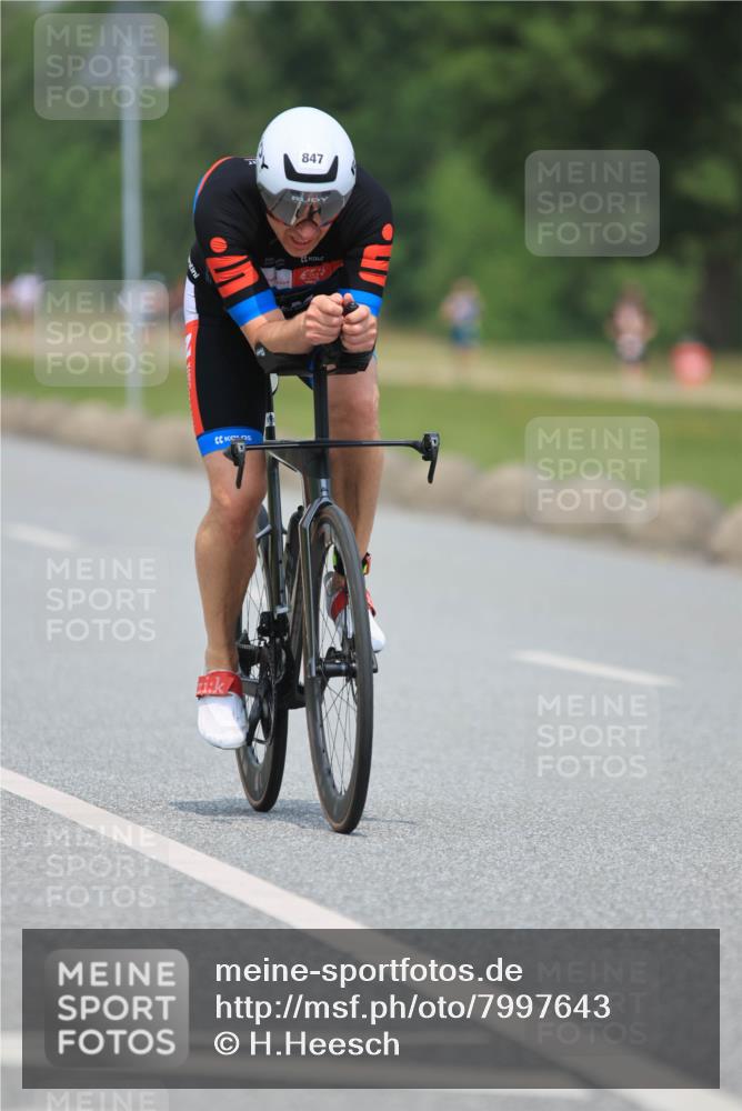 21.06.2025 - 27. Vierlanden-Triathlon H.Heesch http://msf.ph/oto/7997643 15.06.2025 12:25:31 Radfahren 717, 847 meine-sportfotos.de