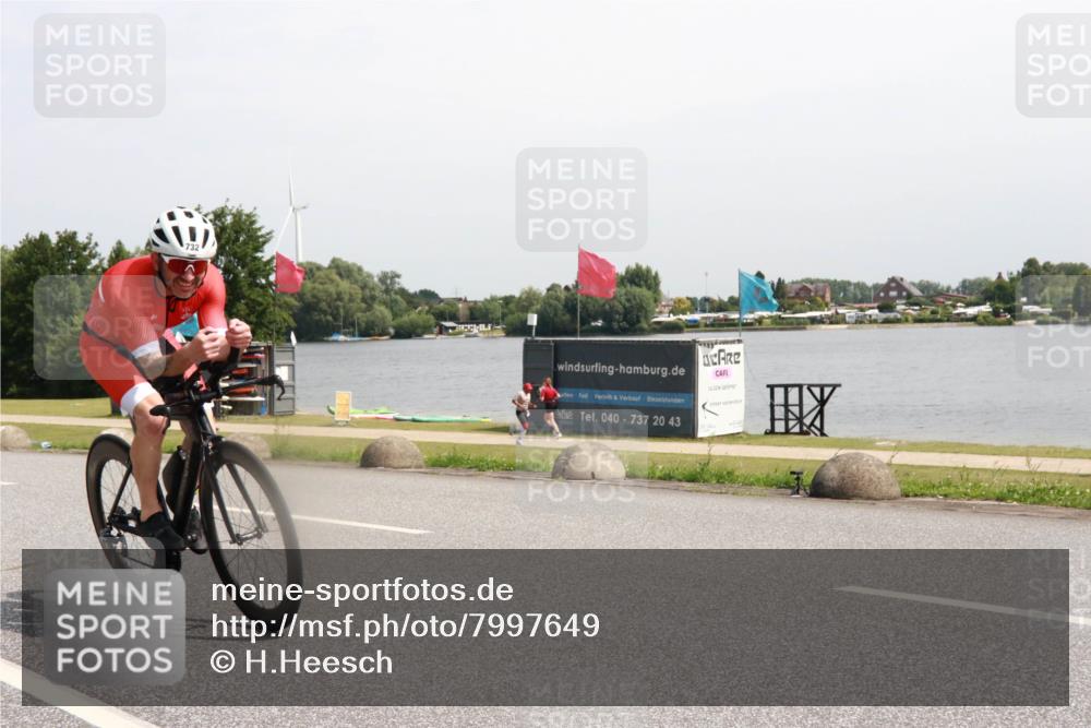 21.06.2025 - 27. Vierlanden-Triathlon H.Heesch http://msf.ph/oto/7997649 15.06.2025 11:33:27 Radfahren 732 meine-sportfotos.de