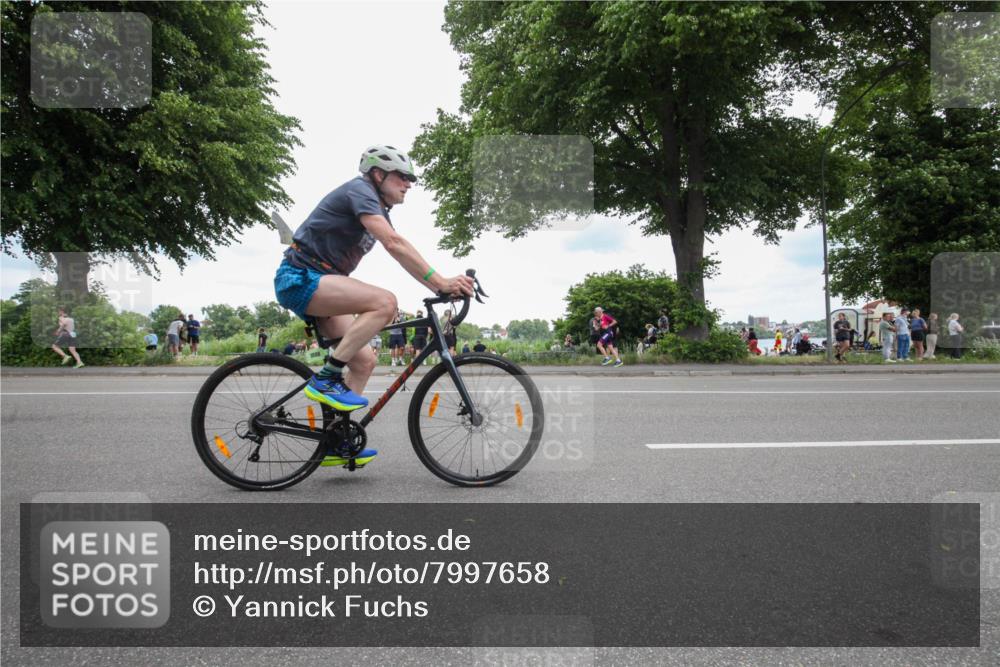 15.06.2025 - 7 Türme Triathlon Yannick Fuchs http://msf.ph/oto/7997658 15.06.2025 13:51:43 Radfahren 718, 893, 1008, 1021 meine-sportfotos.de