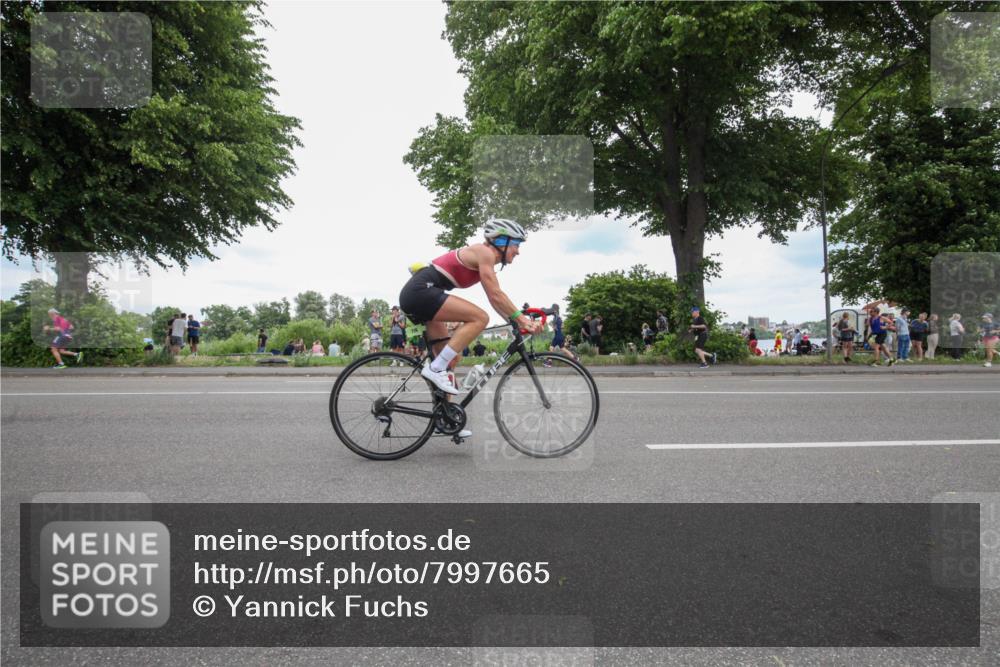 15.06.2025 - 7 Türme Triathlon Yannick Fuchs http://msf.ph/oto/7997665 15.06.2025 13:51:48 Radfahren 718, 823, 893, 1021 meine-sportfotos.de