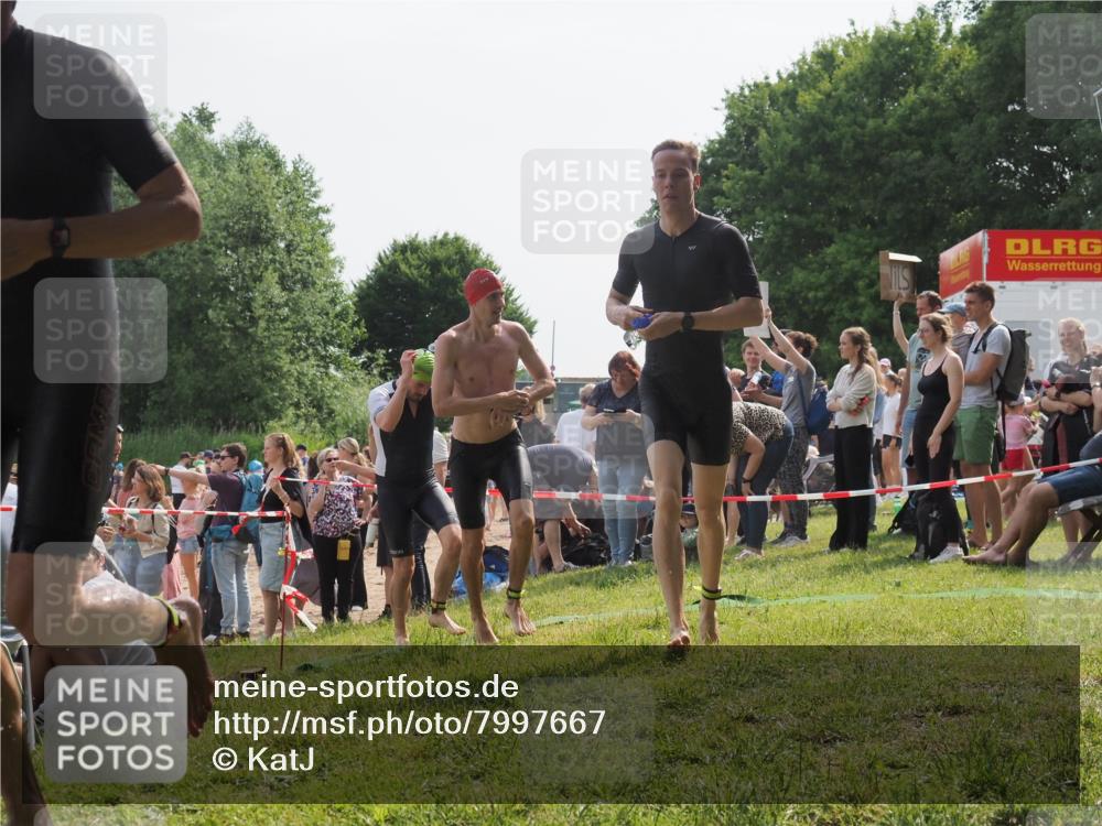 15.06.2025 - 27. Vierlanden-Triathlon KatJ http://msf.ph/oto/7997667 15.06.2025 09:55:56 Schwimmen 280, 283, 300, 303, 308, 310, 312, 322, 331, 338 meine-sportfotos.de