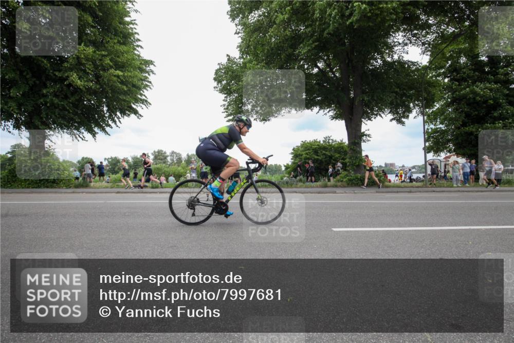 15.06.2025 - 7 Türme Triathlon Yannick Fuchs http://msf.ph/oto/7997681 15.06.2025 13:52:07 Radfahren 418, 1000 meine-sportfotos.de