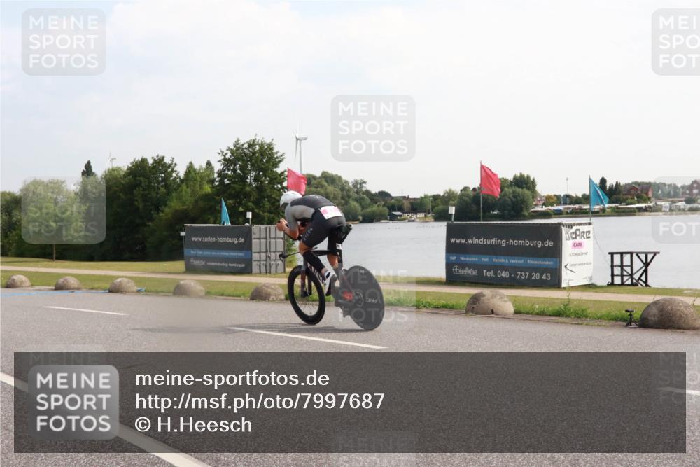 15.06.2025 - 27. Vierlanden-Triathlon H.Heesch http://msf.ph/oto/7997687 15.06.2025 09:39:32 Radfahren 87, 125 meine-sportfotos.de