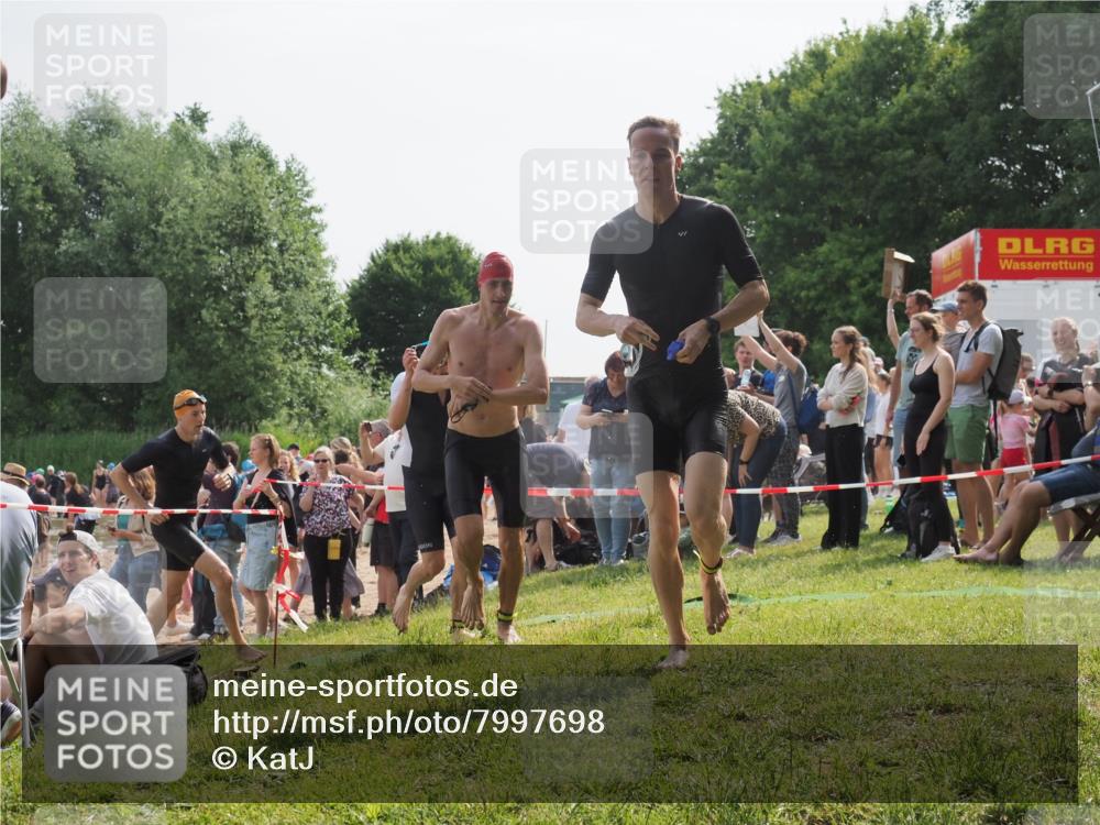 15.06.2025 - 27. Vierlanden-Triathlon KatJ http://msf.ph/oto/7997698 15.06.2025 09:55:56 Schwimmen 280, 283, 300, 303, 308, 310, 312, 322, 331, 338 meine-sportfotos.de