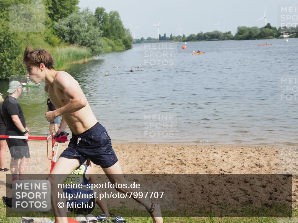 21.06.2025 - 27. Vierlanden-Triathlon MichiJ http://msf.ph/oto/7997707 15.06.2026 09:58:45 Schwimmen 269 meine-sportfotos.de