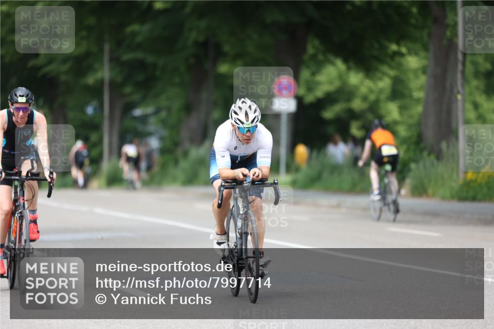 15.06.2025 - 7 Türme Triathlon Yannick Fuchs http://msf.ph/oto/7997714 15.06.2025 13:12:52 Radfahren 212, 363, 520, 630, 948 meine-sportfotos.de