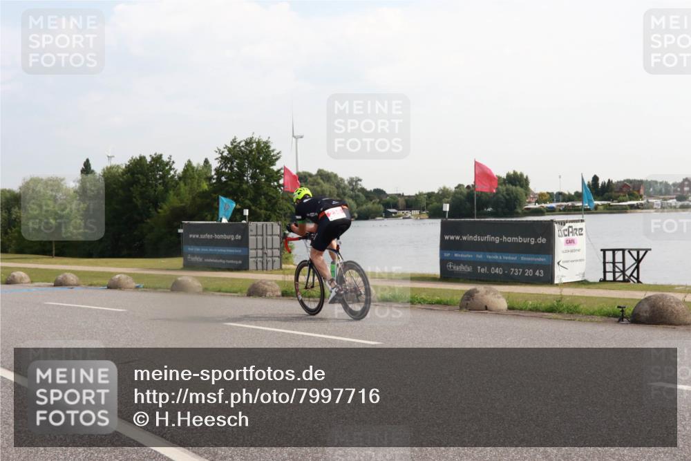 15.06.2025 - 27. Vierlanden-Triathlon H.Heesch http://msf.ph/oto/7997716 15.06.2025 09:39:46 Radfahren 48, 236 meine-sportfotos.de