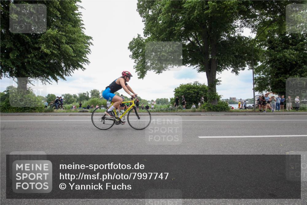 15.06.2025 - 7 Türme Triathlon Yannick Fuchs http://msf.ph/oto/7997747 15.06.2025 13:52:27 Radfahren 556, 729, 799, 1038, 1083 meine-sportfotos.de