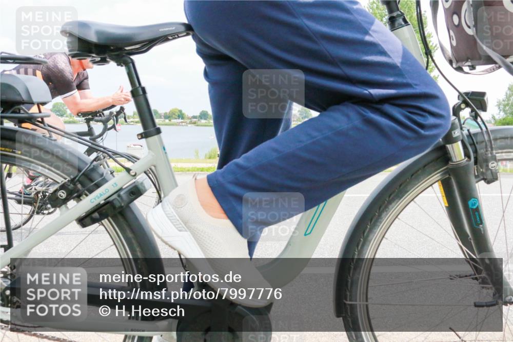 21.06.2025 - 27. Vierlanden-Triathlon H.Heesch http://msf.ph/oto/7997776 15.06.2025 12:26:54 Radfahren 769, 860 meine-sportfotos.de