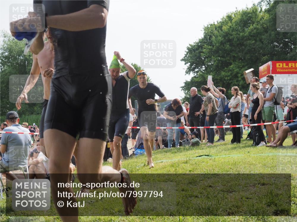 15.06.2025 - 27. Vierlanden-Triathlon KatJ http://msf.ph/oto/7997794 15.06.2025 09:55:58 Schwimmen 280, 283, 303, 308, 310, 312, 322, 331, 338 meine-sportfotos.de