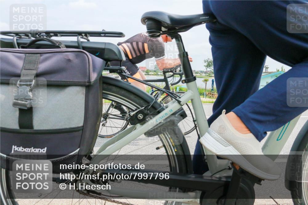 21.06.2025 - 27. Vierlanden-Triathlon H.Heesch http://msf.ph/oto/7997796 15.06.2025 12:26:54 Radfahren 769, 860 meine-sportfotos.de