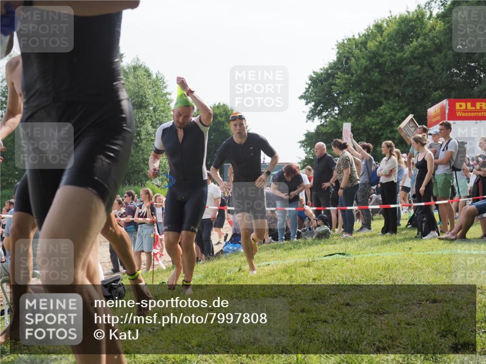 15.06.2025 - 27. Vierlanden-Triathlon KatJ http://msf.ph/oto/7997808 15.06.2025 09:55:58 Schwimmen 280, 283, 303, 308, 310, 312, 322, 331, 338 meine-sportfotos.de