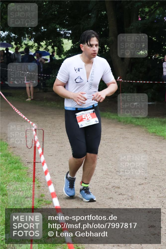 21.06.2025 - 27. Vierlanden-Triathlon Lena Gebhardt http://msf.ph/oto/7997817 15.06.2025 13:55:40 Laufen 58 meine-sportfotos.de