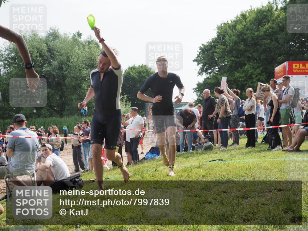 15.06.2025 - 27. Vierlanden-Triathlon KatJ http://msf.ph/oto/7997839 15.06.2025 09:55:58 Schwimmen 280, 283, 303, 308, 310, 312, 322, 331, 338 meine-sportfotos.de