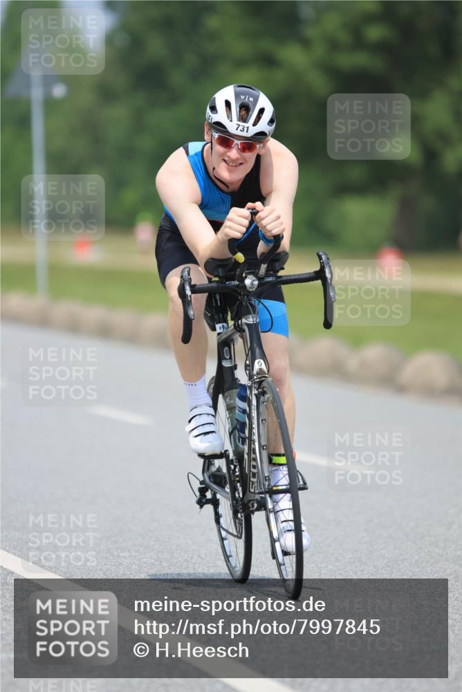 21.06.2025 - 27. Vierlanden-Triathlon H.Heesch http://msf.ph/oto/7997845 15.06.2025 12:26:08 Radfahren 731, 846 meine-sportfotos.de