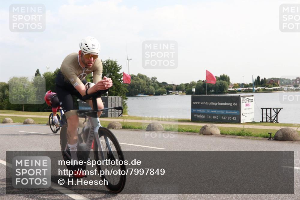 15.06.2025 - 27. Vierlanden-Triathlon H.Heesch http://msf.ph/oto/7997849 15.06.2025 09:42:17 Radfahren 50, 158 meine-sportfotos.de