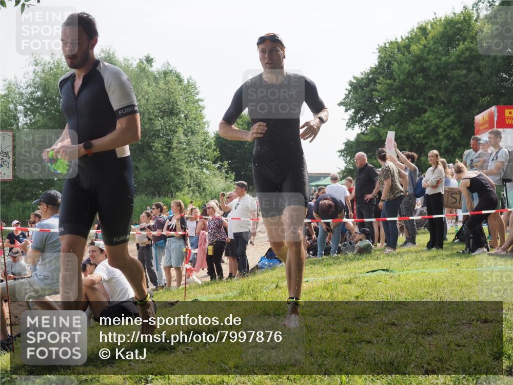 15.06.2025 - 27. Vierlanden-Triathlon KatJ http://msf.ph/oto/7997876 15.06.2025 09:55:59 Schwimmen 280, 283, 308, 310, 312, 322, 331, 338 meine-sportfotos.de