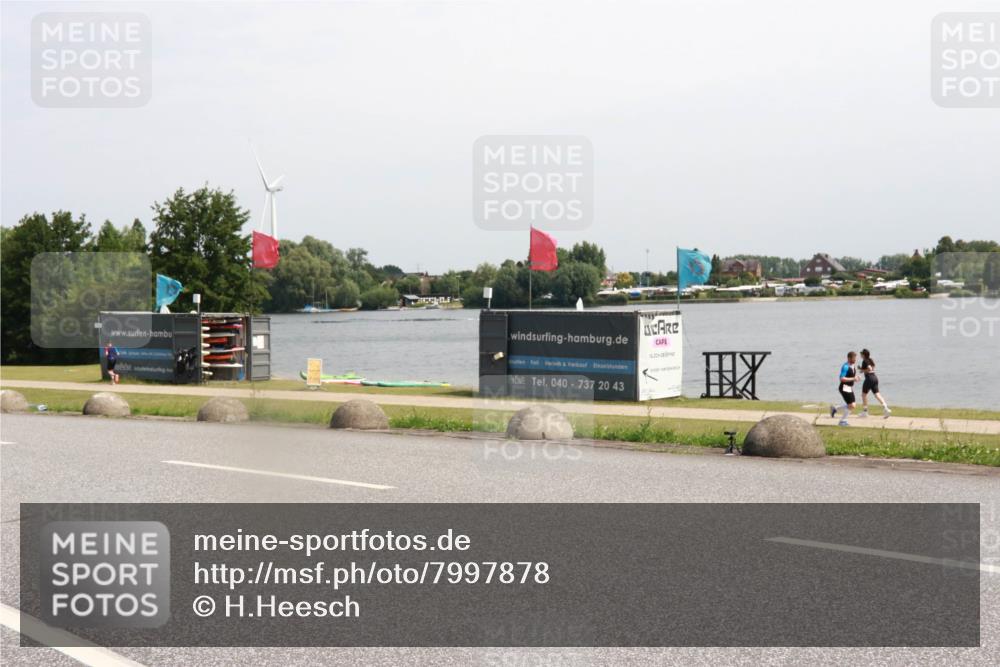 21.06.2025 - 27. Vierlanden-Triathlon H.Heesch http://msf.ph/oto/7997878 15.06.2025 11:34:22 Radfahren 806 meine-sportfotos.de