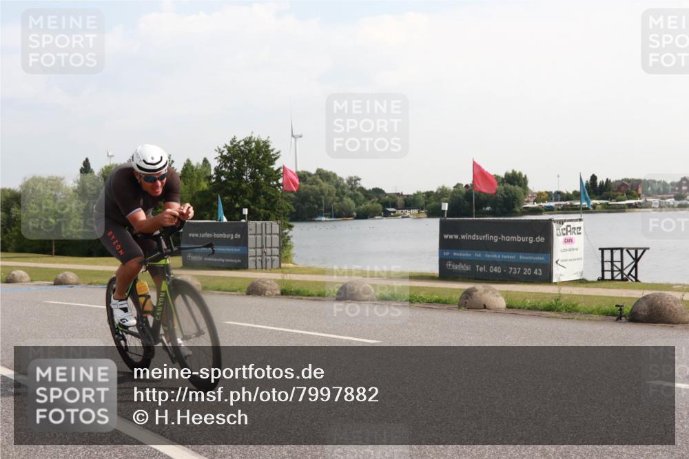 15.06.2025 - 27. Vierlanden-Triathlon H.Heesch http://msf.ph/oto/7997882 15.06.2025 09:42:43 Radfahren 6, 46, 163, 186 meine-sportfotos.de