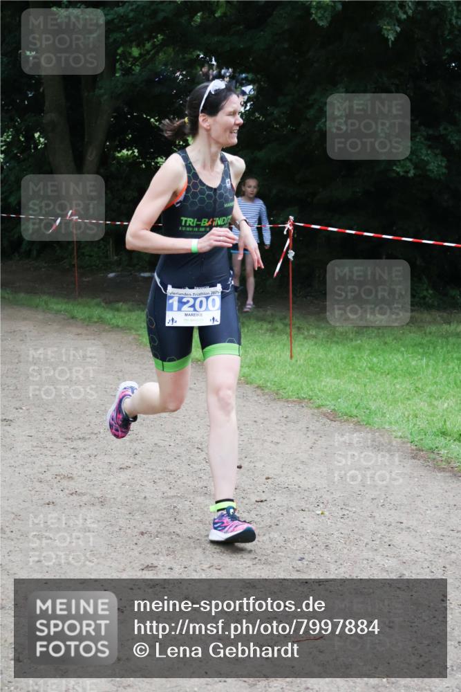 21.06.2025 - 27. Vierlanden-Triathlon Lena Gebhardt http://msf.ph/oto/7997884 15.06.2025 13:55:44 Laufen 2025, 1200 meine-sportfotos.de