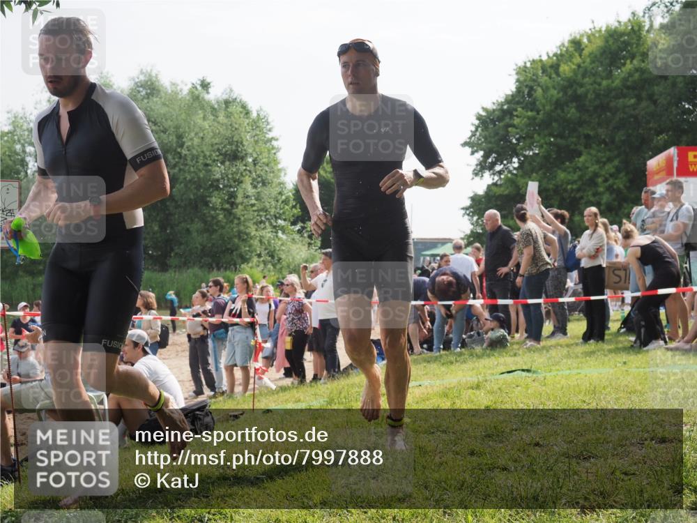 15.06.2025 - 27. Vierlanden-Triathlon KatJ http://msf.ph/oto/7997888 15.06.2025 09:55:59 Schwimmen 280, 283, 308, 310, 312, 322, 331, 338 meine-sportfotos.de