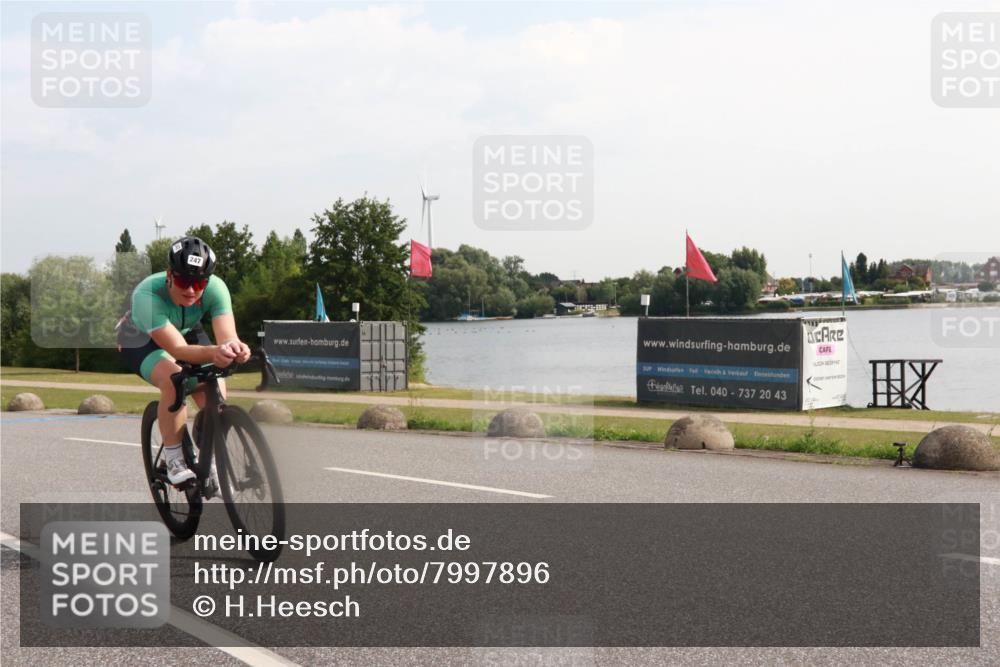 15.06.2025 - 27. Vierlanden-Triathlon H.Heesch http://msf.ph/oto/7997896 15.06.2025 09:42:49 Radfahren 163, 247 meine-sportfotos.de