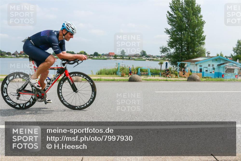 21.06.2025 - 27. Vierlanden-Triathlon H.Heesch http://msf.ph/oto/7997930 15.06.2025 12:28:31 Radfahren 832 meine-sportfotos.de