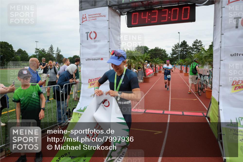 15.06.2025 - 7 Türme Triathlon Michael Strokosch http://msf.ph/oto/7997936 15.06.2025 14:32:59 Ziel 527 meine-sportfotos.de