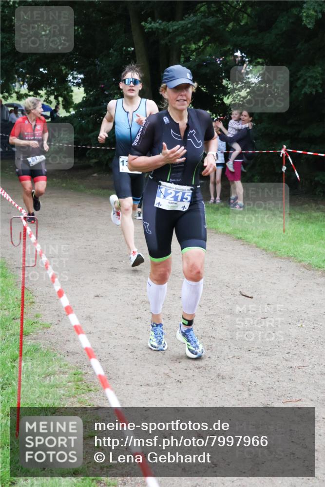 21.06.2025 - 27. Vierlanden-Triathlon Lena Gebhardt http://msf.ph/oto/7997966 15.06.2025 13:55:54 Laufen 215 meine-sportfotos.de