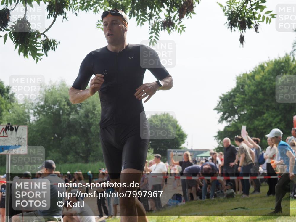 15.06.2025 - 27. Vierlanden-Triathlon KatJ http://msf.ph/oto/7997967 15.06.2025 09:55:59 Schwimmen 280, 283, 308, 310, 312, 322, 331, 338 meine-sportfotos.de