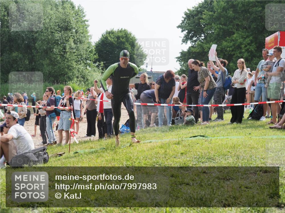 15.06.2025 - 27. Vierlanden-Triathlon KatJ http://msf.ph/oto/7997983 15.06.2025 09:56:02 Schwimmen 268, 280, 283, 308, 310, 312, 322, 331, 338 meine-sportfotos.de
