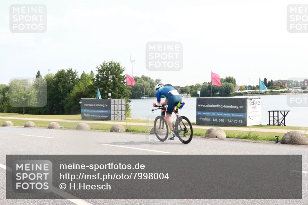 15.06.2025 - 27. Vierlanden-Triathlon H.Heesch http://msf.ph/oto/7998004 15.06.2025 09:44:18 Radfahren 41, 113, 168 meine-sportfotos.de