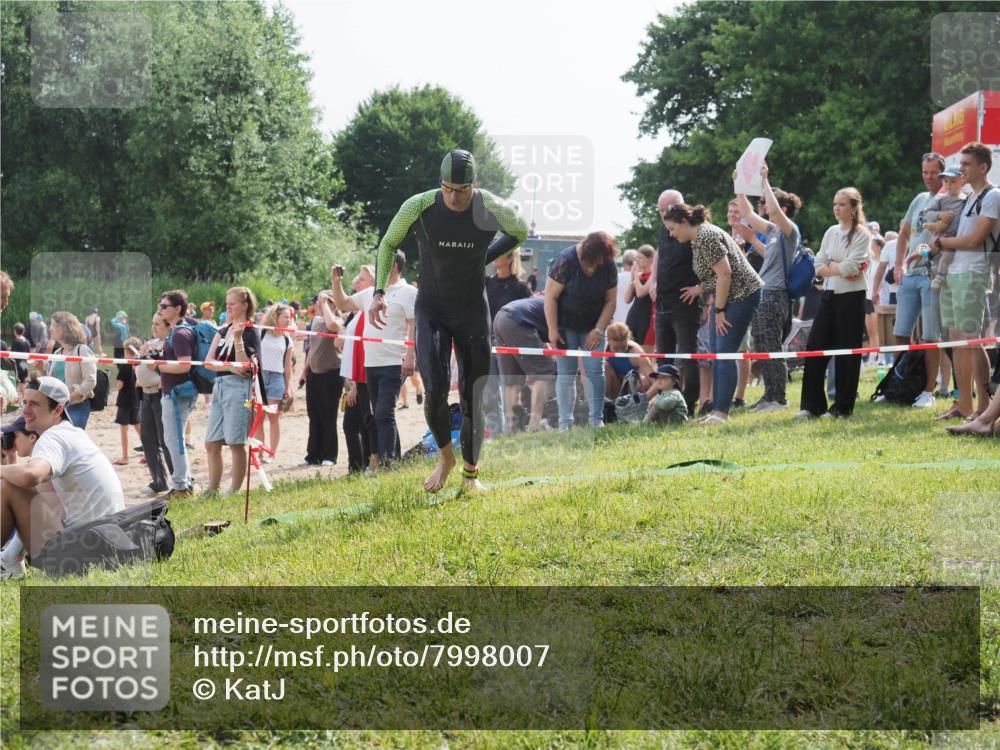 15.06.2025 - 27. Vierlanden-Triathlon KatJ http://msf.ph/oto/7998007 15.06.2025 09:56:02 Schwimmen 268, 280, 283, 308, 310, 312, 322, 331, 338 meine-sportfotos.de