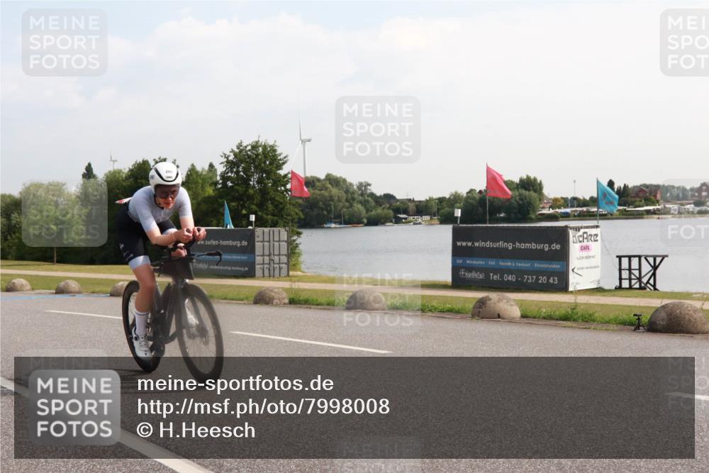 15.06.2025 - 27. Vierlanden-Triathlon H.Heesch http://msf.ph/oto/7998008 15.06.2025 09:44:23 Radfahren 41, 113, 168, 200 meine-sportfotos.de