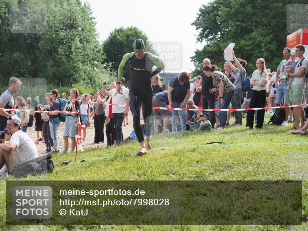 15.06.2025 - 27. Vierlanden-Triathlon KatJ http://msf.ph/oto/7998028 15.06.2025 09:56:02 Schwimmen 268, 280, 283, 308, 310, 312, 322, 331, 338 meine-sportfotos.de