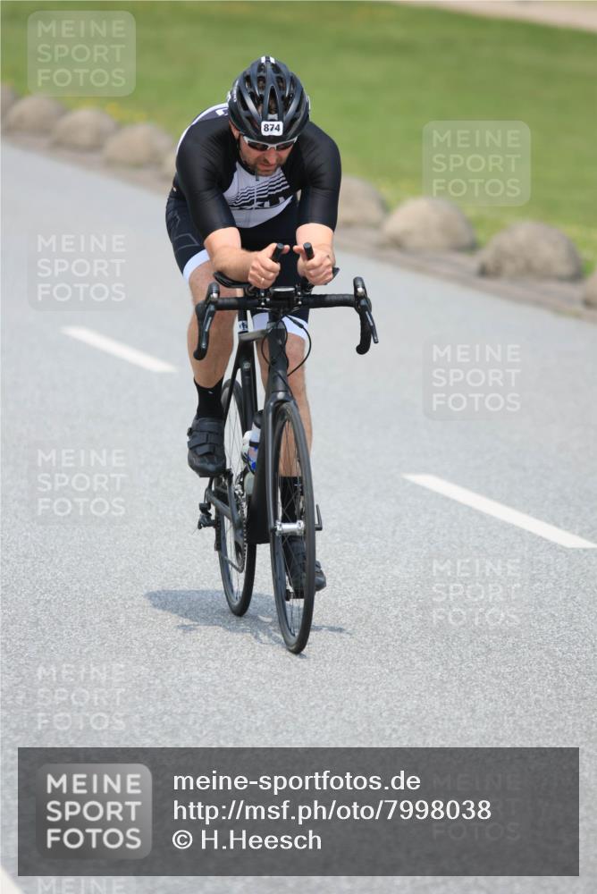21.06.2025 - 27. Vierlanden-Triathlon H.Heesch http://msf.ph/oto/7998038 15.06.2025 12:27:23 Radfahren 874 meine-sportfotos.de