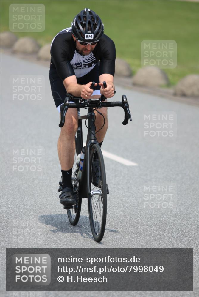 21.06.2025 - 27. Vierlanden-Triathlon H.Heesch http://msf.ph/oto/7998049 15.06.2025 12:27:24 Radfahren 874 meine-sportfotos.de