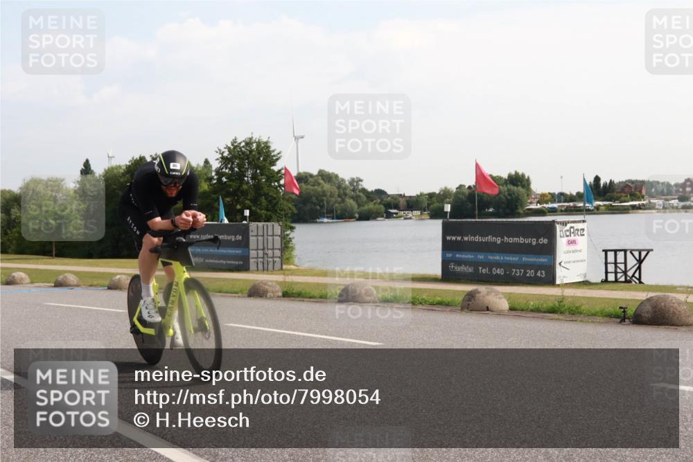 15.06.2025 - 27. Vierlanden-Triathlon H.Heesch http://msf.ph/oto/7998054 15.06.2025 09:45:00 Radfahren 86, 171 meine-sportfotos.de