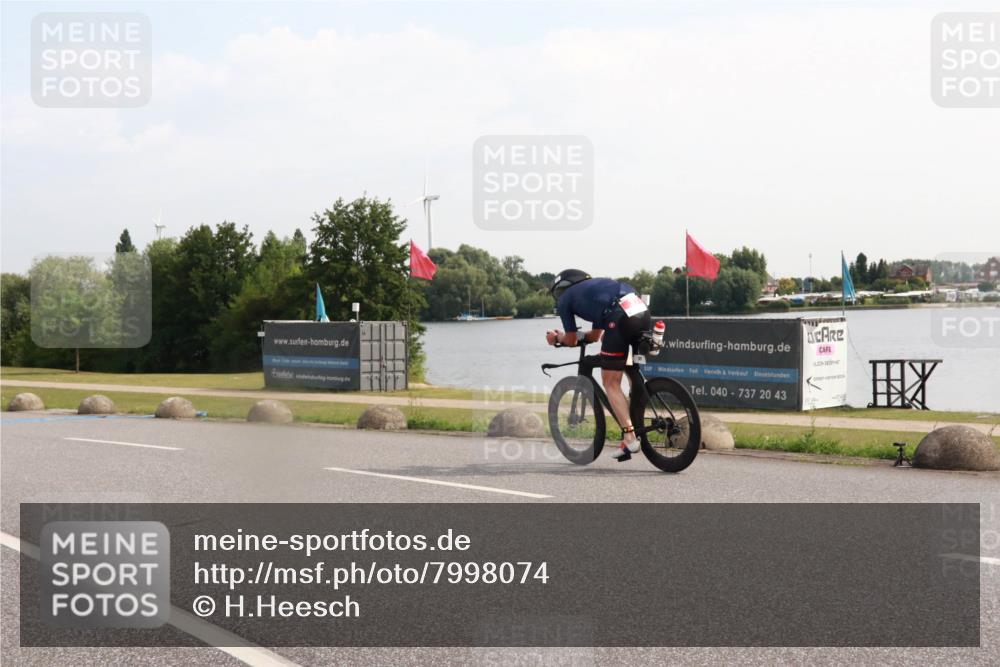 15.06.2025 - 27. Vierlanden-Triathlon H.Heesch http://msf.ph/oto/7998074 15.06.2025 09:45:04 Radfahren 37, 86 meine-sportfotos.de