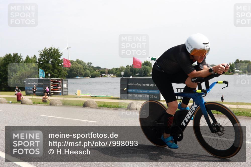 21.06.2025 - 27. Vierlanden-Triathlon H.Heesch http://msf.ph/oto/7998093 15.06.2025 11:35:09 Radfahren 662, 715 meine-sportfotos.de